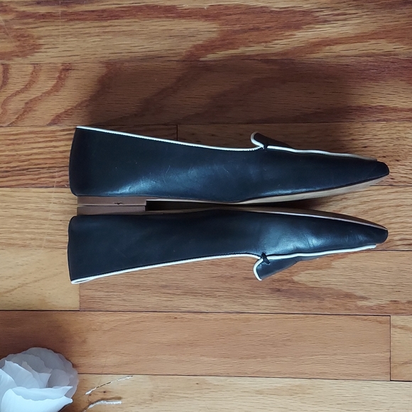J. Crew Black Pointed Toe Leather Loafers With White Piping Detail Size 8 EUC - Picture 2 of 16